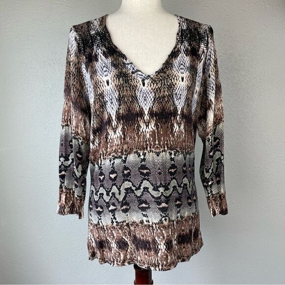 Alberto Makali Tops - NWOT Alberto Makali Snake Skin Print V-Neck Top Size XL